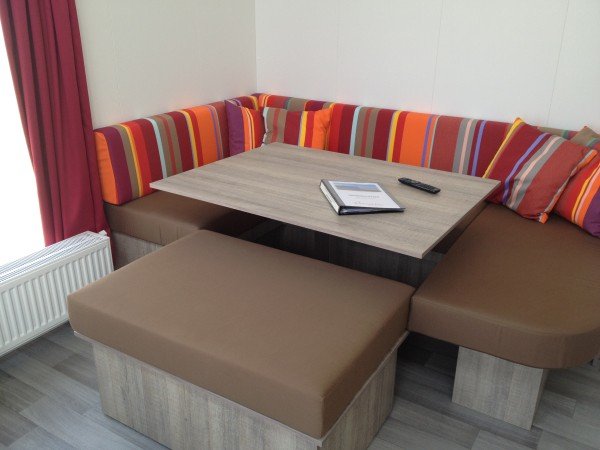 Noordzeehuisjes op het strand van Vrouwenpolder